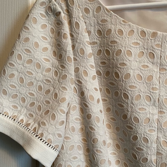 Beautiful and comfortable - Picture 3 of 4